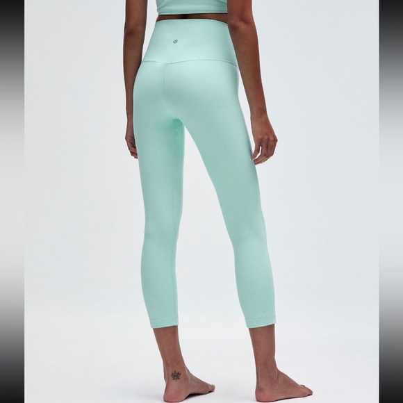 New with tags Lululemon Align high rise crop pant 23” Ideal Mint. Blue. Size 6 - Picture 4 of 13